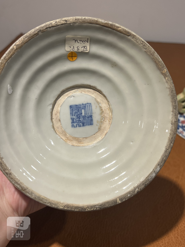 清乾隆 青花粉彩缠枝花卉纹供座（一对） - 图14
